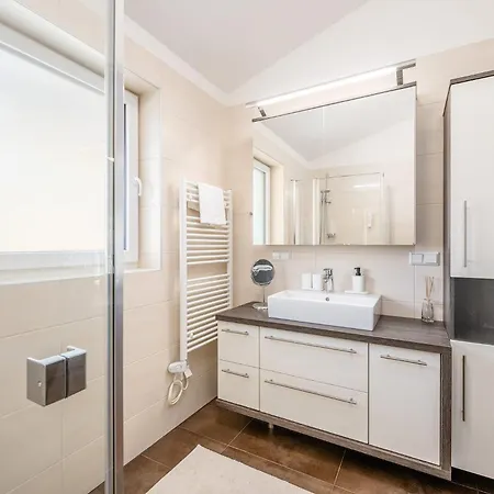 Апартаменти Zielhang365 - By Mynests